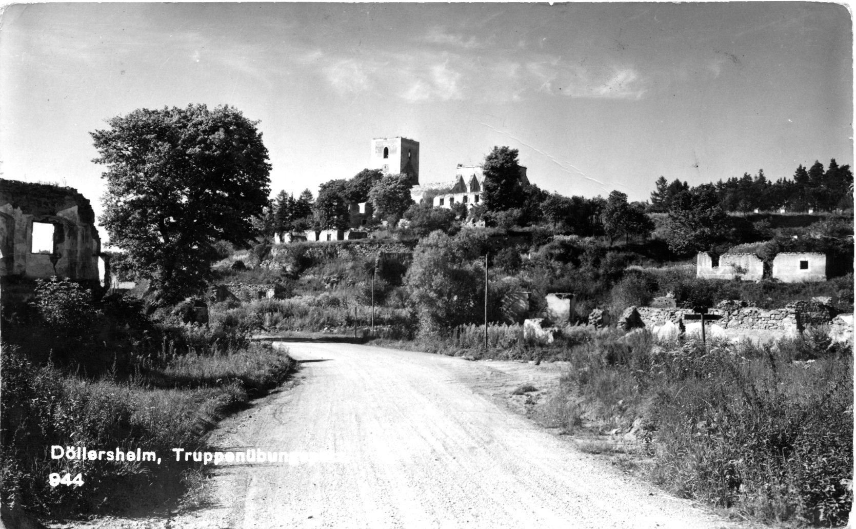 Döllersheim mit Pfarrkirche, 1957