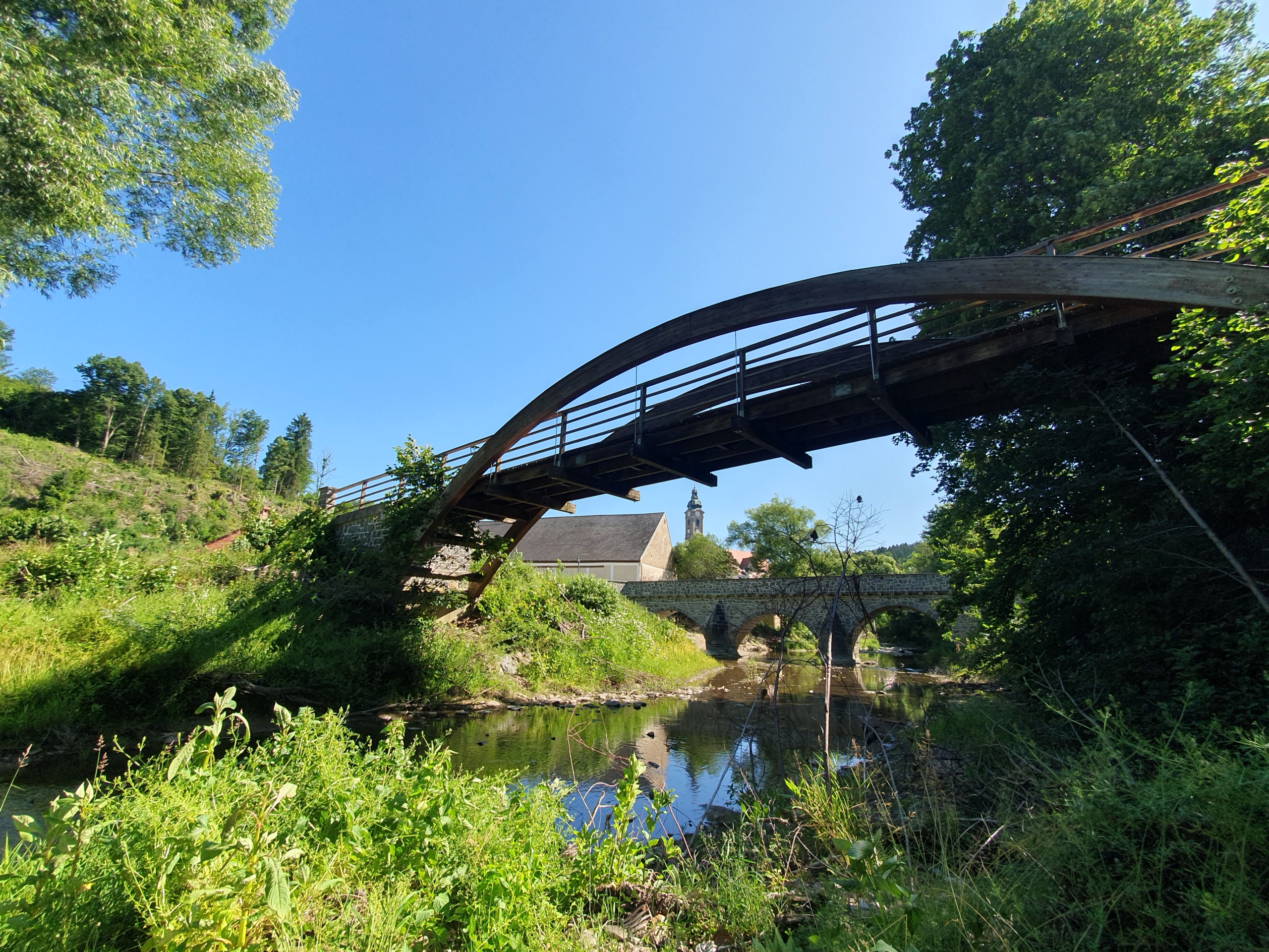 20250625_094027 Fußgängerbrücke und Romanische Brücke im Stift Zewttl